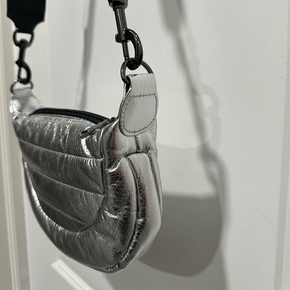 Think Rolyn Bum Bag Silver Adjustable Removable Strap NEW - Picture 5 of 8